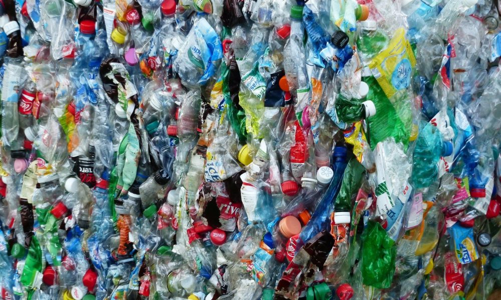 plastic-bottles-115082_1920_Hans Braxmeier plastic-bottles-115082_1920_Hans Braxmeier